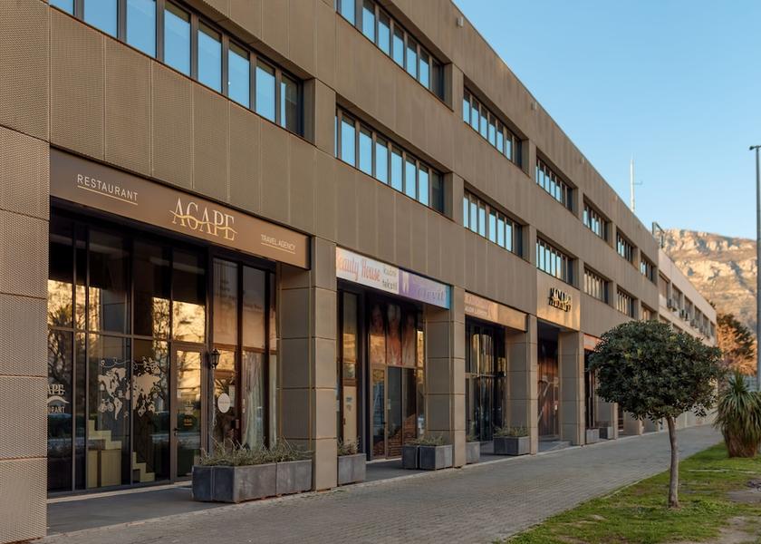 Bar Municipality Bar Entrance