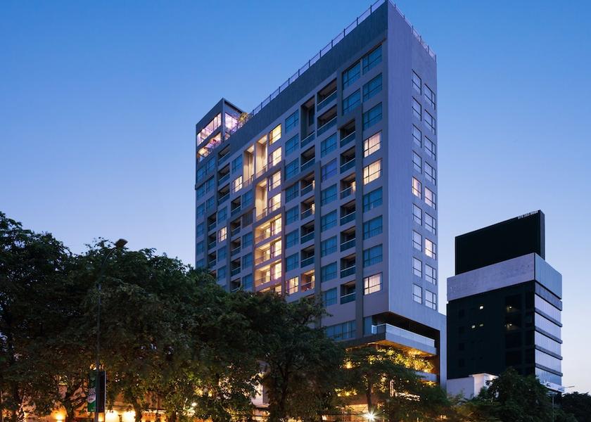  Phnom Penh Front of property - evening/night