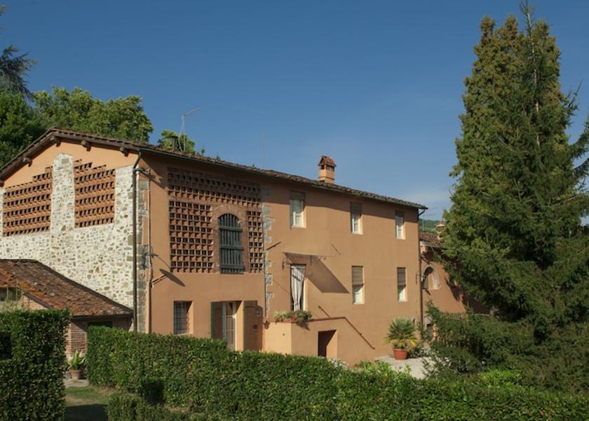 Tuscany Capannori Exterior Detail