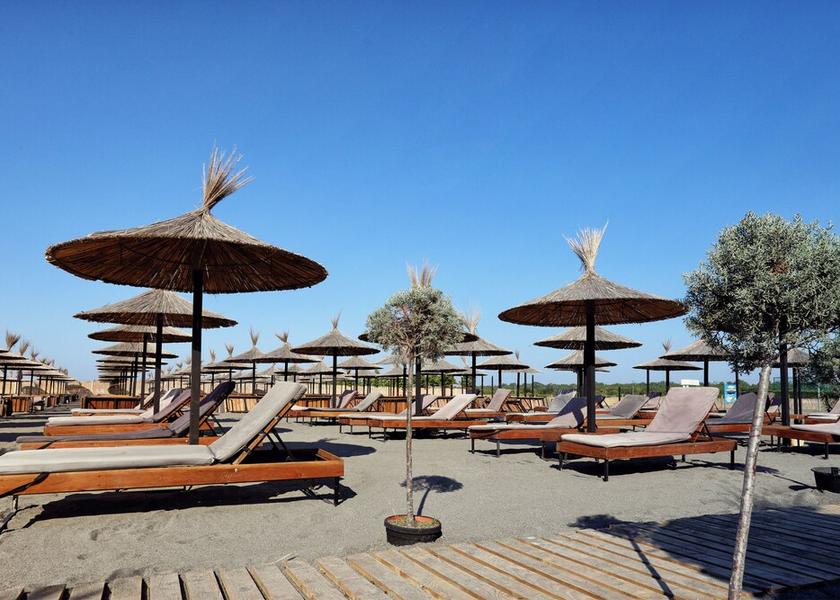  Velipoje Beach