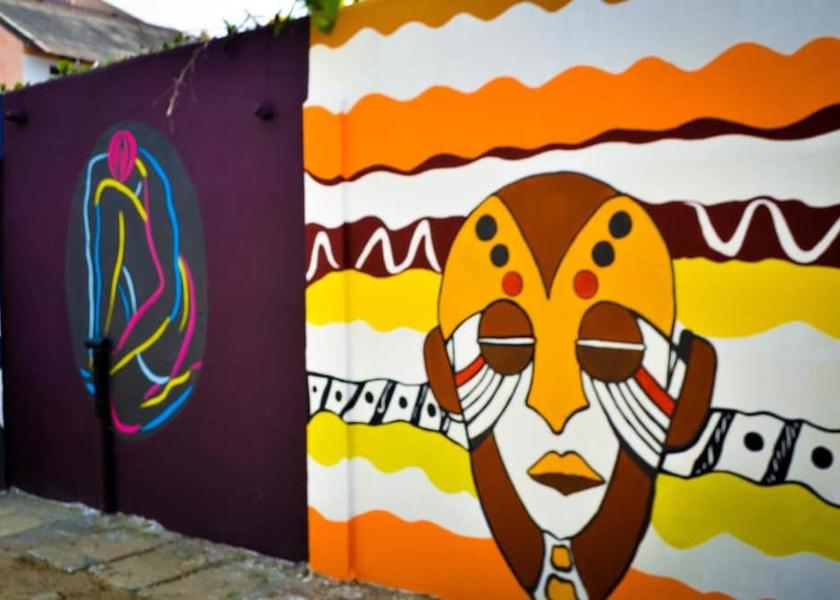  Abidjan Exterior Detail