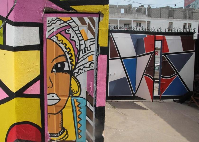  Abidjan Exterior Detail