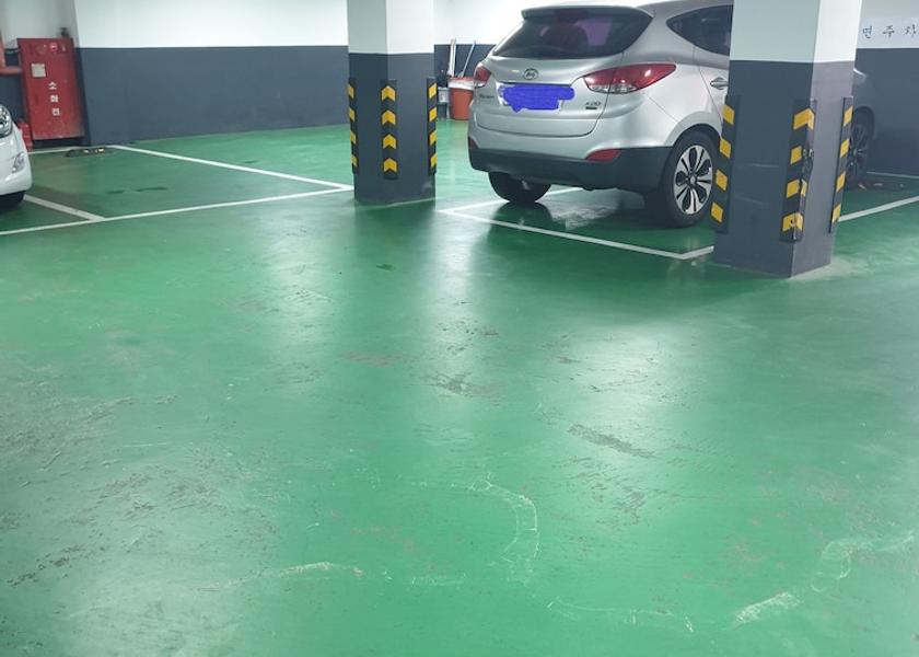 Gyeonggi Suwon RV or Truck Parking