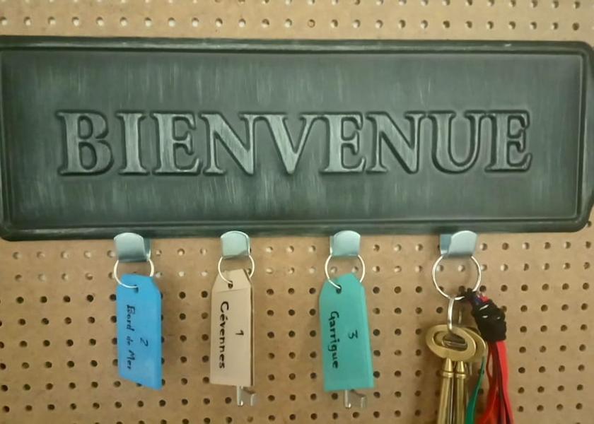 Occitanie Uchaud Interior Entrance