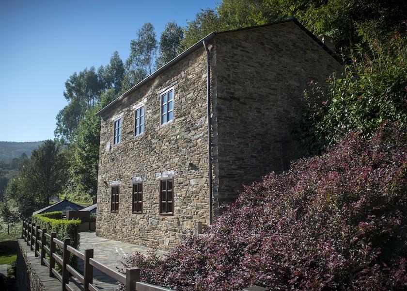 Galicia A Pontenova Facade