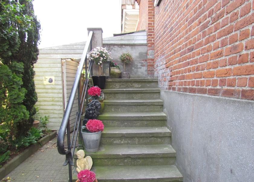 Koge Interior Entrance