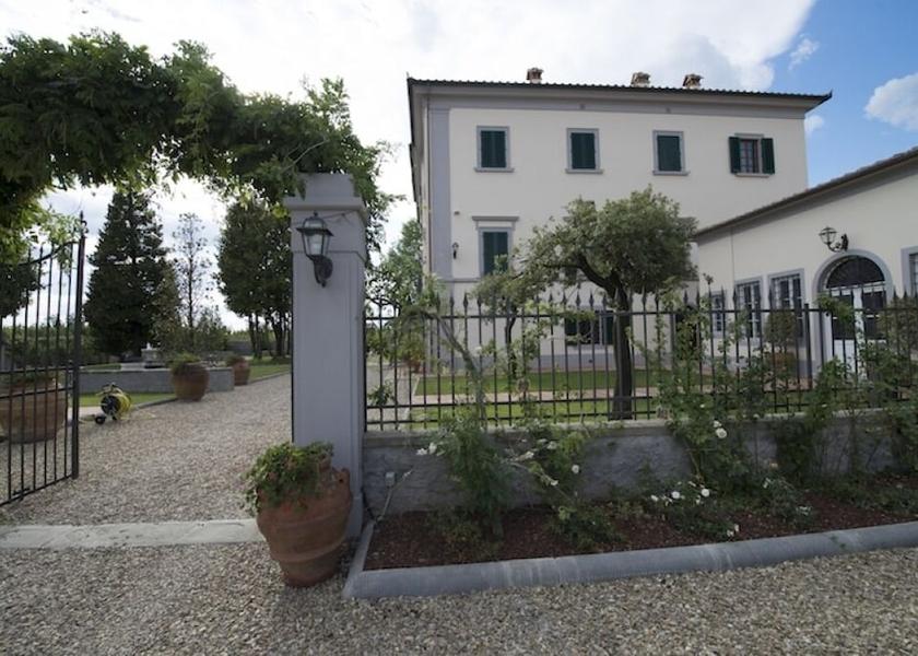 Tuscany Montemurlo Exterior Detail