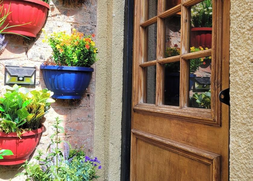 England Southwell Exterior Detail