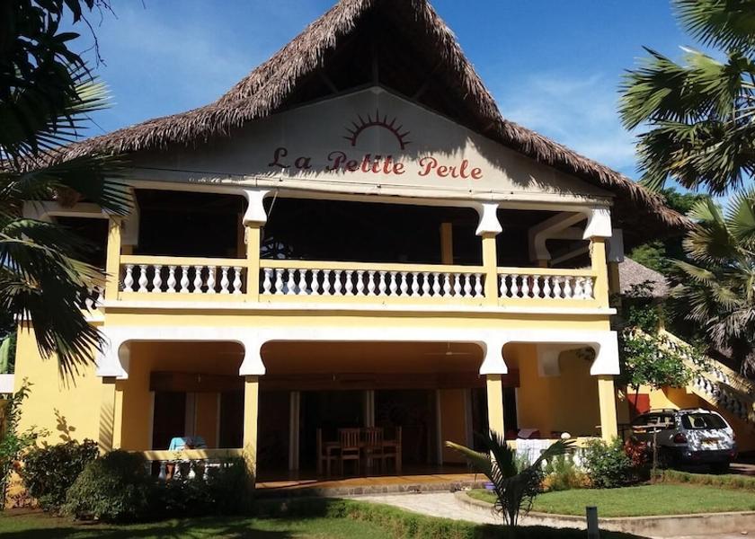  Nosy Be Exterior Detail