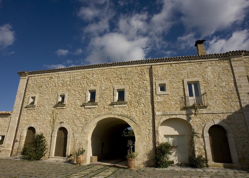 Sicily Vizzini Courtyard