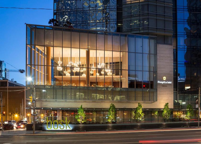 Ontario Toronto Hotel Exterior