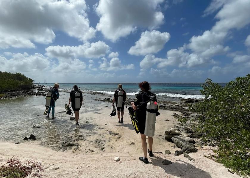  Kralendijk Exterior Detail