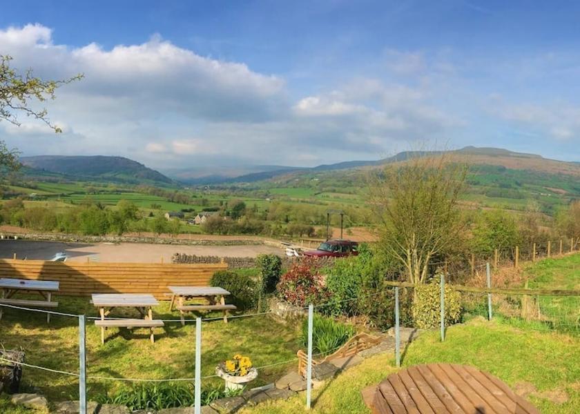 Wales Crickhowell Property Grounds