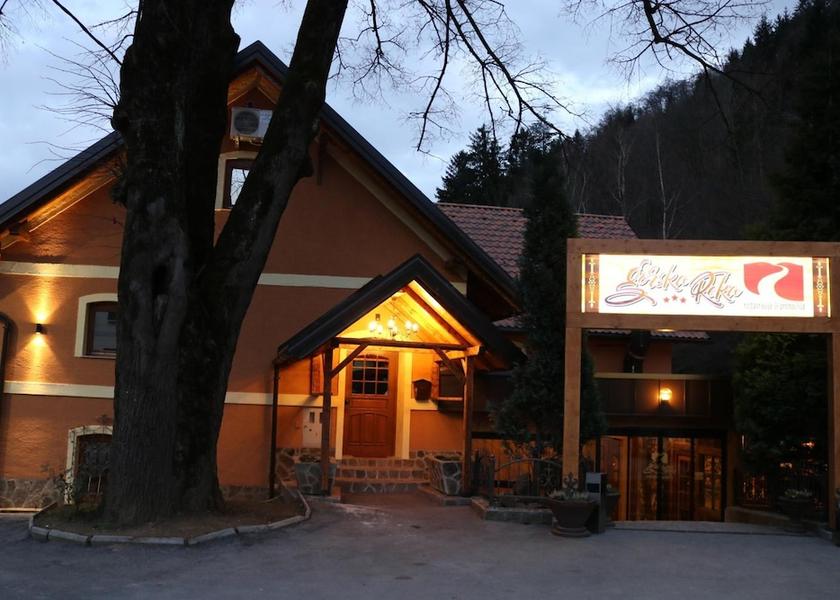  Zrece Exterior Detail