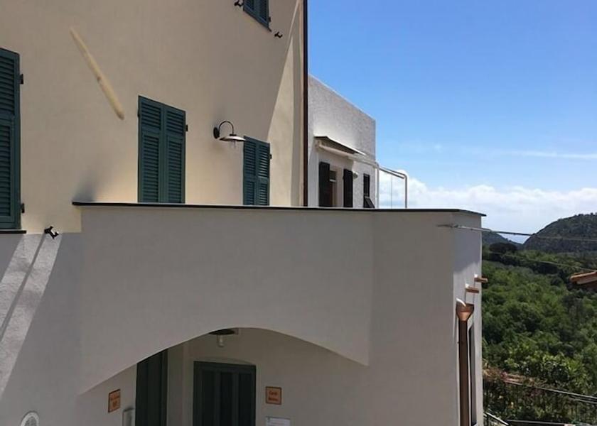 Liguria Tovo San Giacomo Exterior Detail