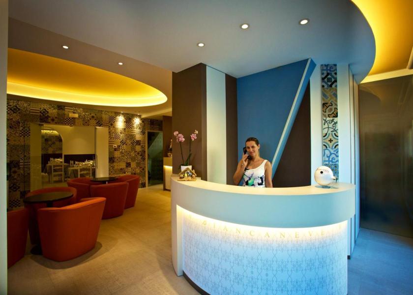 Marche mondolfo lobby