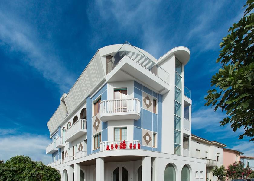 Marche Mondolfo Front of property