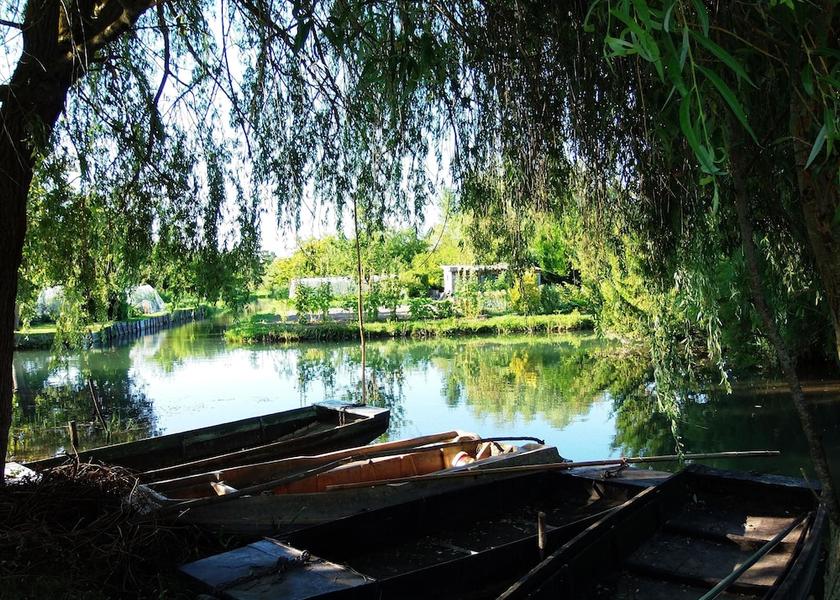 Centre - Loire Valley Bourges Lake