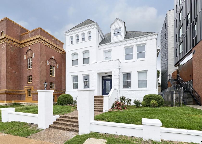 Missouri St. Louis Facade