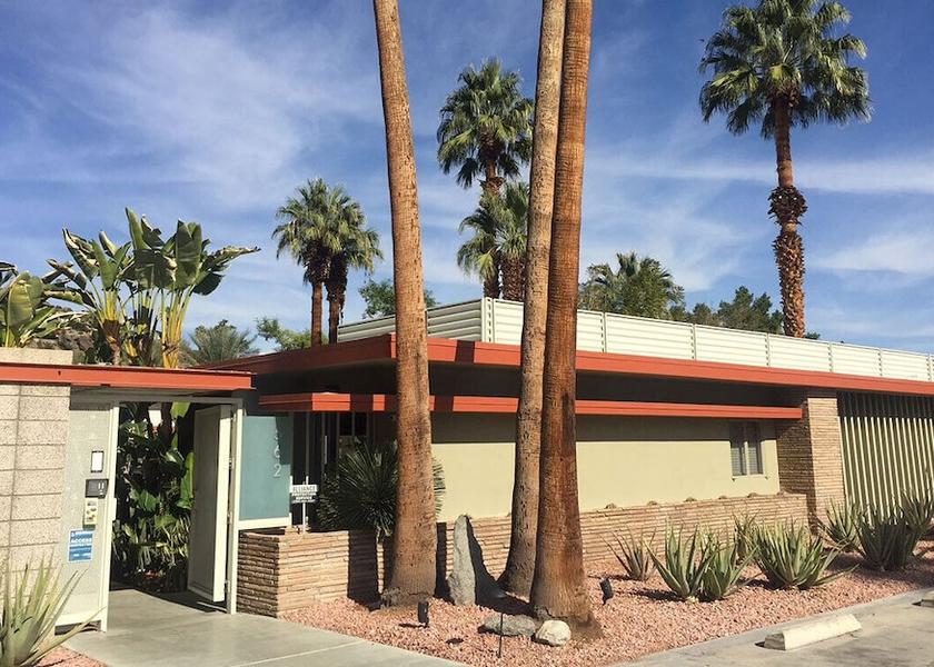 California Palm Springs Exterior Detail