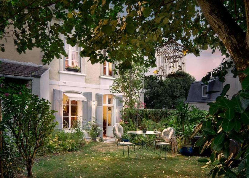 Nouvelle-Aquitaine Chatellerault Exterior Detail