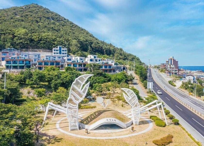 North Gyeongsang Yeongdeok Exterior Detail