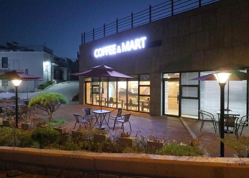 North Gyeongsang Yeongdeok Exterior Detail