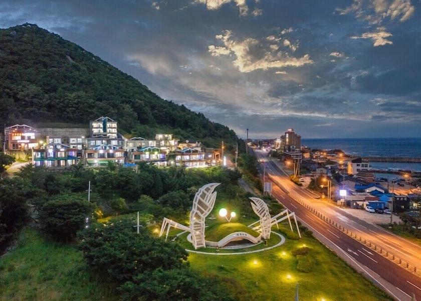 North Gyeongsang Yeongdeok Exterior Detail