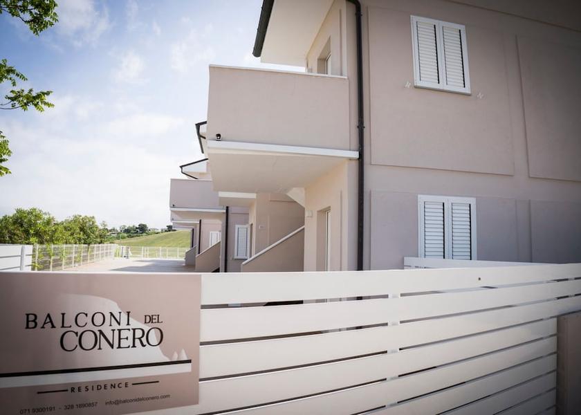 Marche Numana Exterior Detail