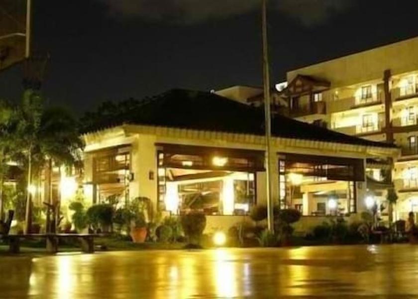  Pasig Exterior Detail