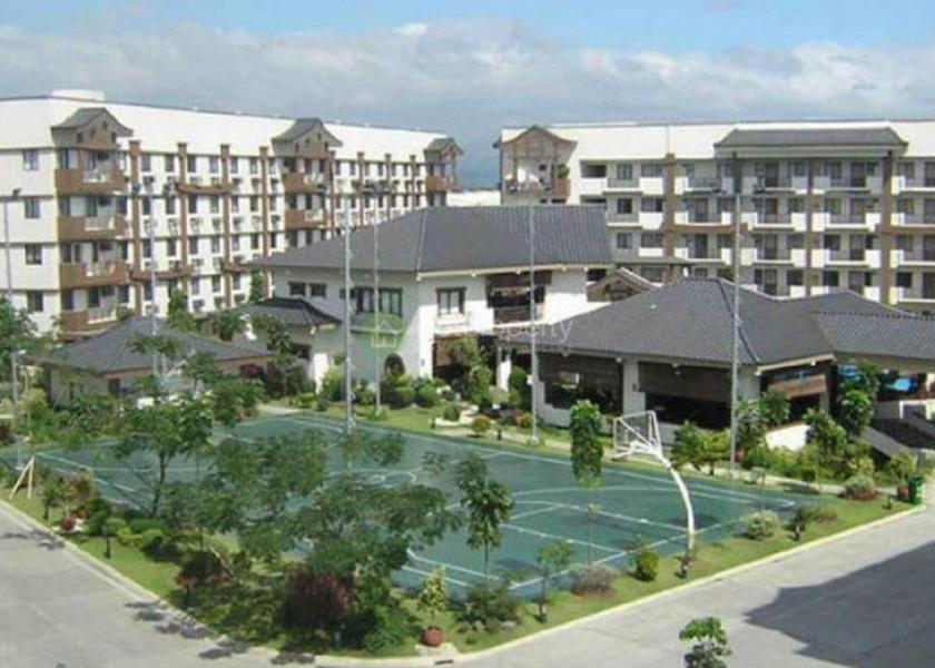  Pasig Exterior Detail