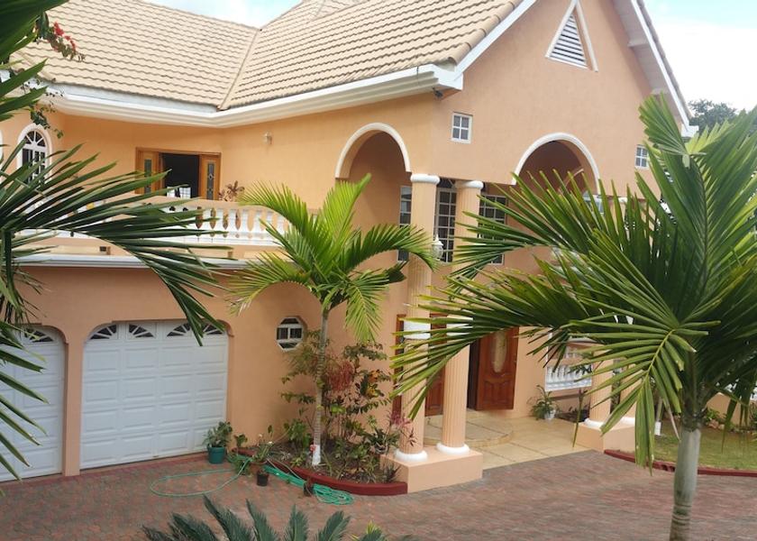 Manchester Mandeville Exterior Detail