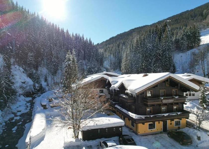 Salzburg State Saalbach-Hinterglemm Facade