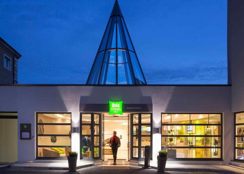 Bourgogne-Franche-Comte Beaune Exterior Detail