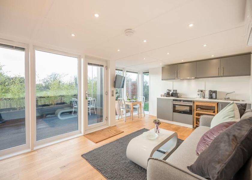 Virginia Woodbridge Interior Entrance