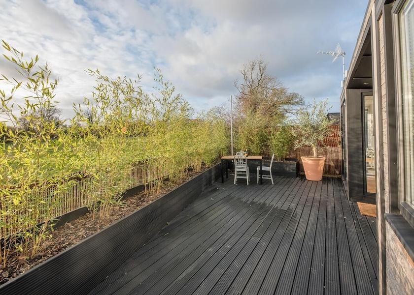 Virginia Woodbridge Interior Entrance