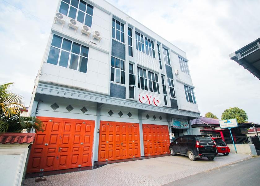 Riau Mandau Exterior Detail