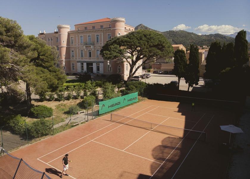 Corsica L'Île-Rousse Tennis court