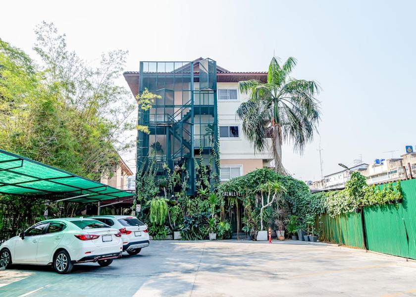Nakhon Pathom Province Phutthamonthon Front of property