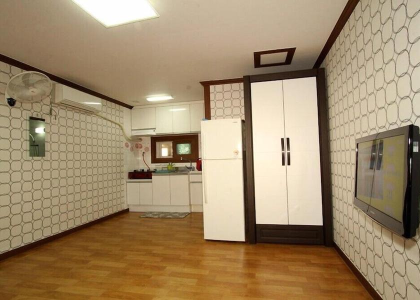 North Gyeongsang Pohang Room