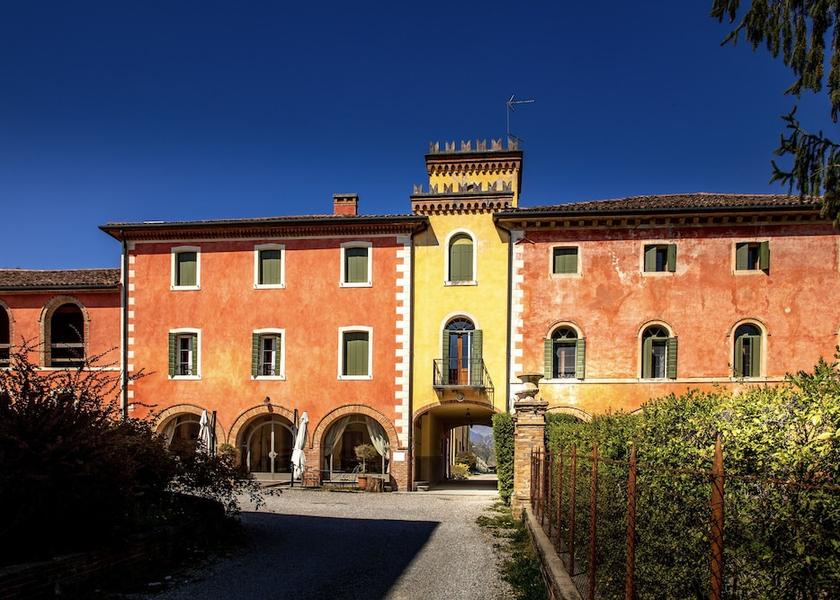 Veneto San Pietro di Feletto Front of property