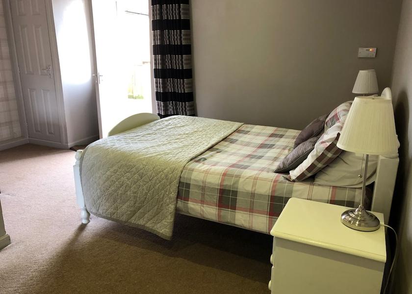 Scotland Airdrie Room