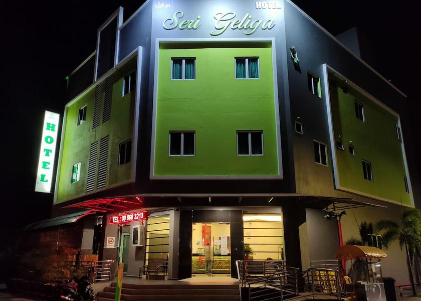 Pahang Chukai Exterior Detail
