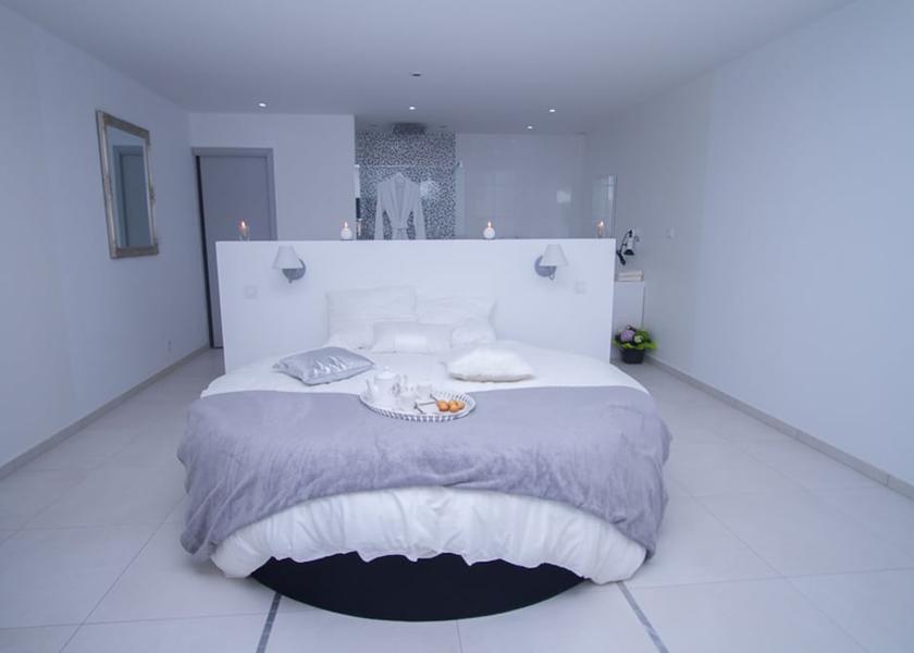 Nouvelle-Aquitaine Bordeaux Room