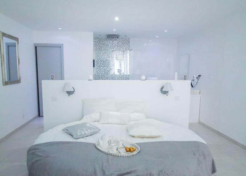 Nouvelle-Aquitaine Bordeaux Room