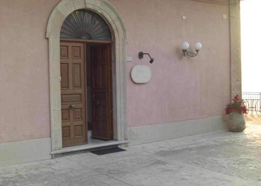 Sicily Chiaramonte Gulfi Exterior Detail