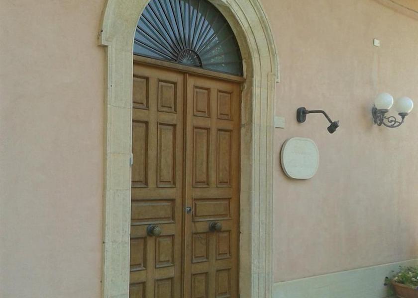 Sicily Chiaramonte Gulfi Entrance