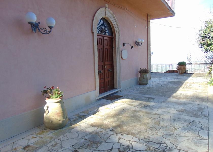 Sicily Chiaramonte Gulfi Exterior Detail