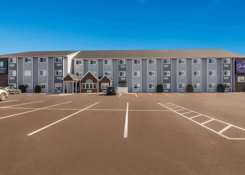 Pennsylvania Clarion Exterior Detail
