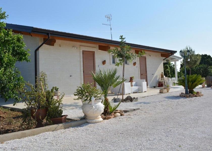 Puglia Palagiano Property Grounds